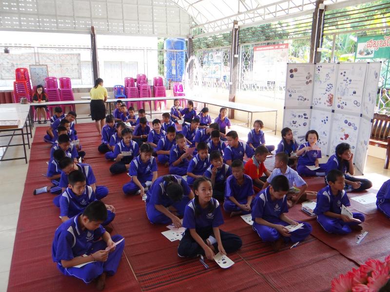 ศาลาธนารักษ์ 1 จังหวัดเชียงใหม่ เผยแพร่ความรู้ เกี่ยวกับวิวัฒนาการเงินตราไทยและเงินตราล้านนา ณ โรงเรียนบ้านฟ่อน