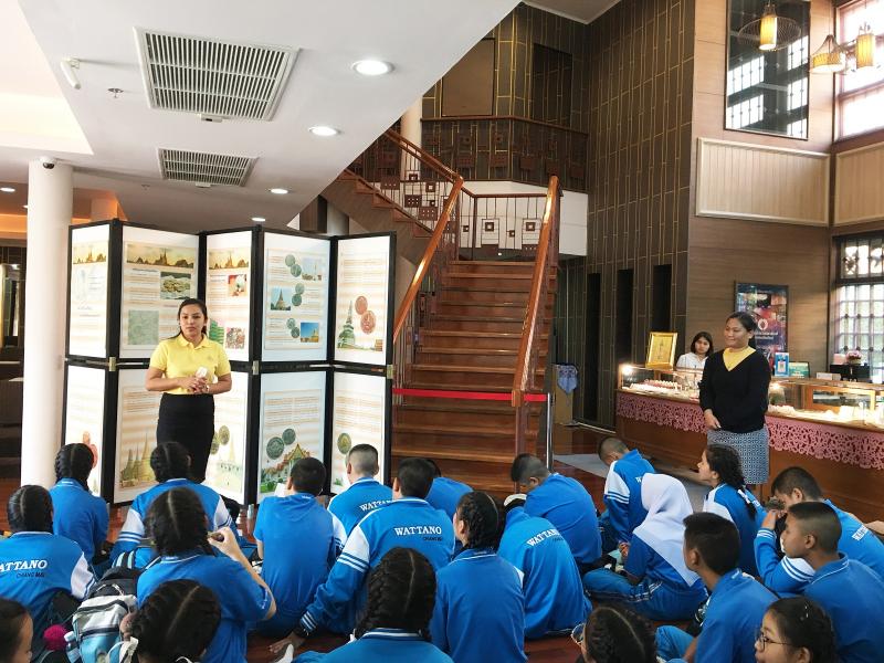 คณะครูและนักเรียนชั้นมัธยมศึกษาปีที่ 1 โรงเรียนวัฒโนทัยพายัพ จังหวัดเชียงใหม่ จำนวน 484 คน เข้าเยี่ยมชมและรับฟังบรรยายเกี่ยวกับวิวัฒนาการเงินตราไทย  งินตราล้านนา และเหรียญกษาปณ์ไทย