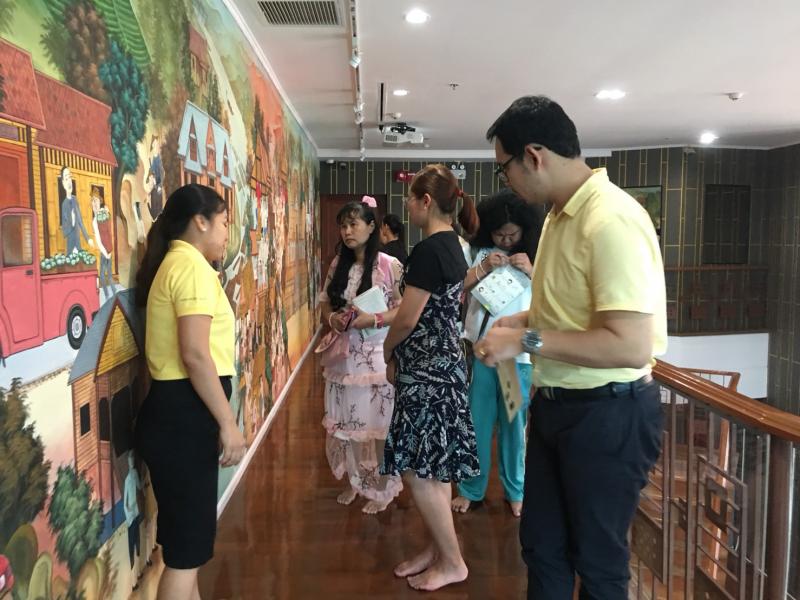 คณะผู้เข้าชมจากการจัดโปรแกรมนำเที่ยว วิทยาลัยสารพัดช่าง เข้าเยี่ยมชม และรับฟังบรรยาย เรื่องวิวัฒนาการเงินตราไทย